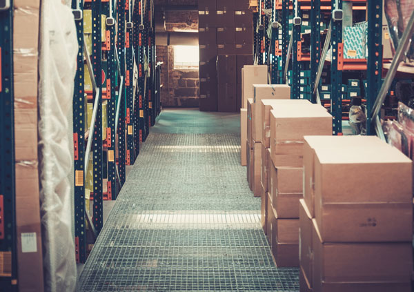 Lager mit Kartons
